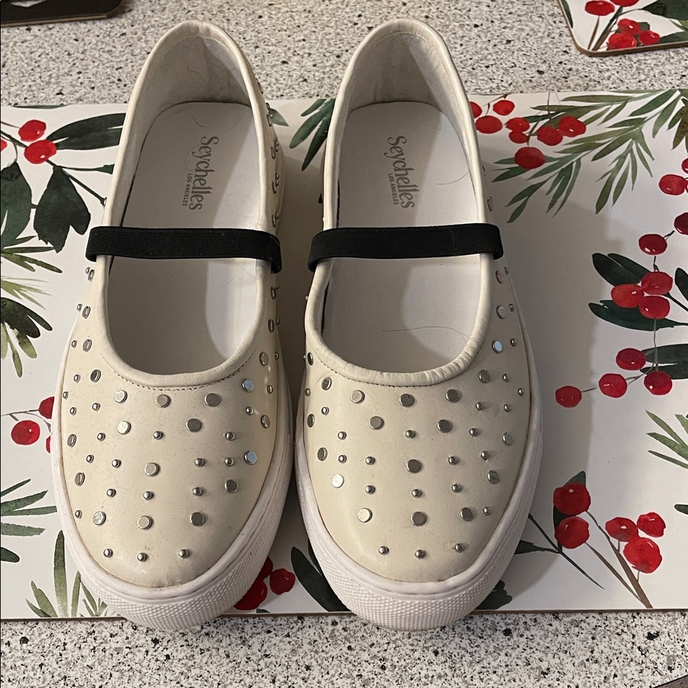 Seychelles Moon Child Ivory Studded Flats with Black Strap